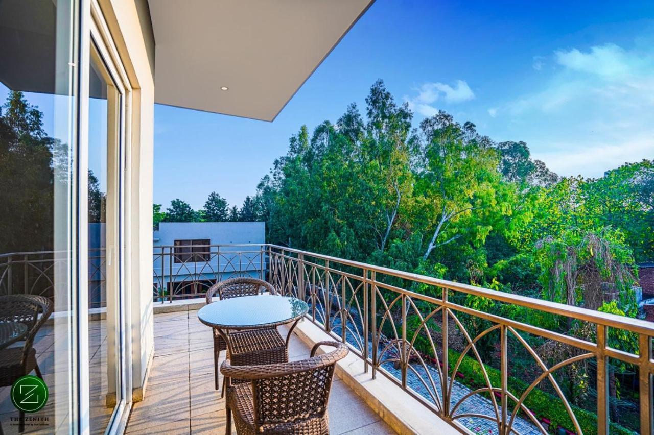 The Zenith - A Boutique Hotel By Hot Millions Mohali Exterior photo
