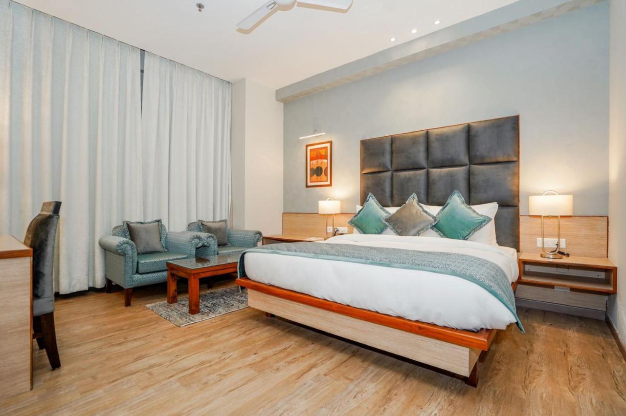 The Zenith - A Boutique Hotel By Hot Millions Mohali Exterior photo