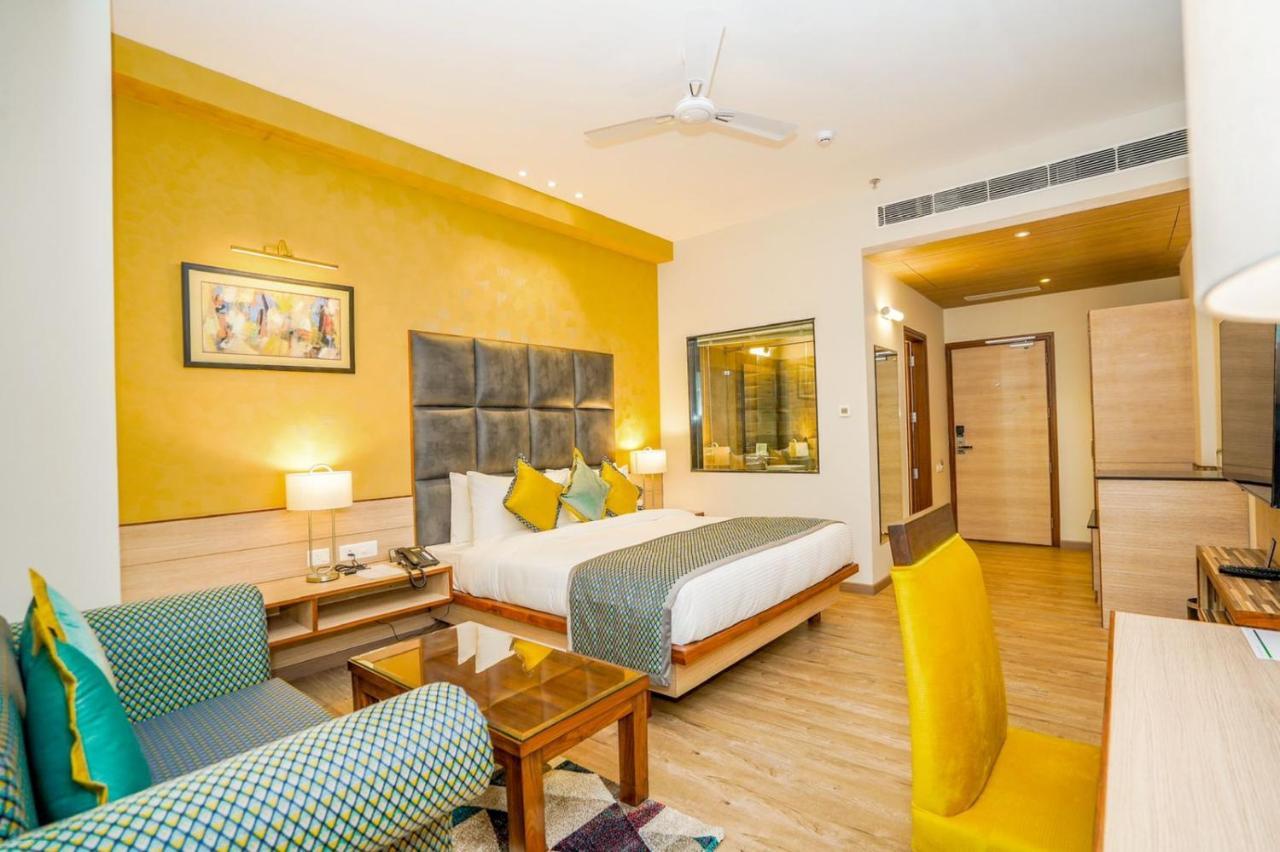 The Zenith - A Boutique Hotel By Hot Millions Mohali Exterior photo