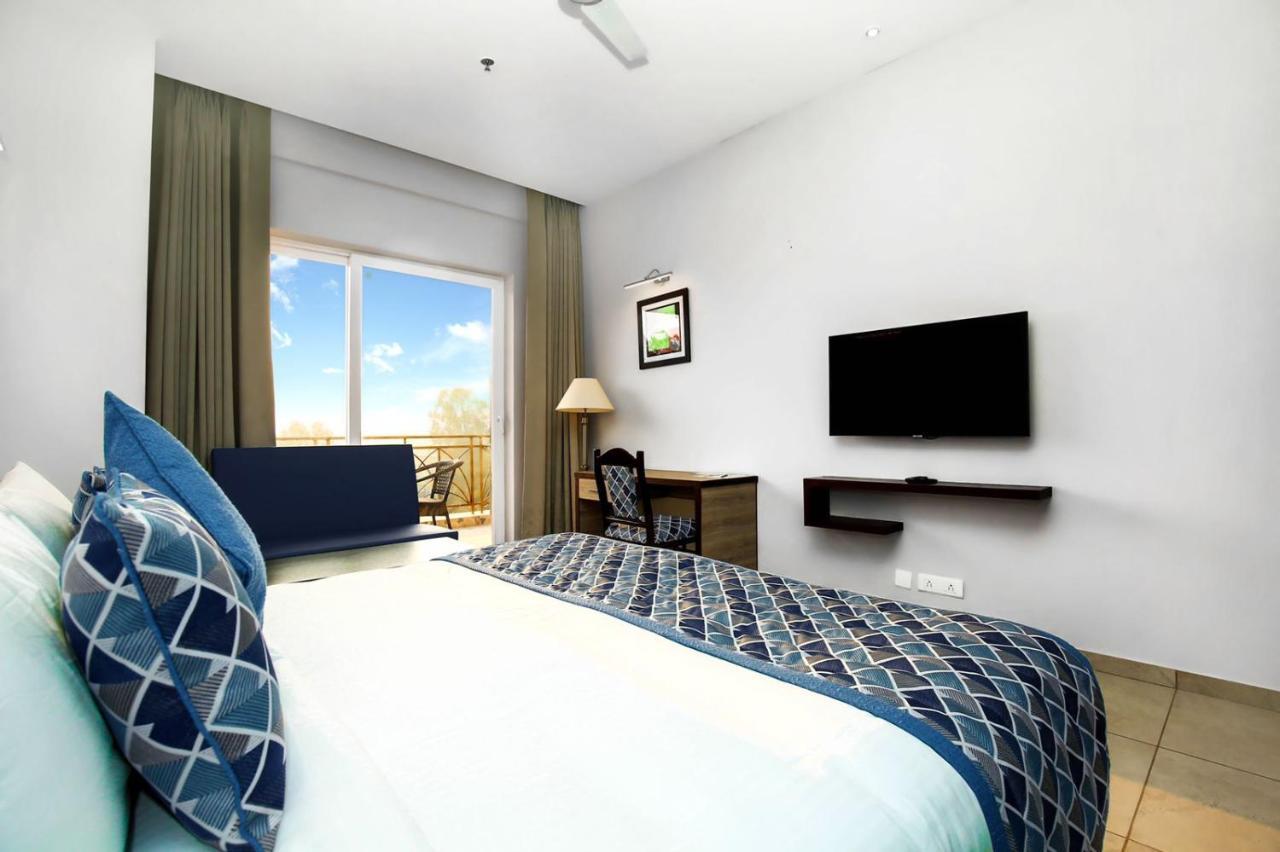 The Zenith - A Boutique Hotel By Hot Millions Mohali Exterior photo