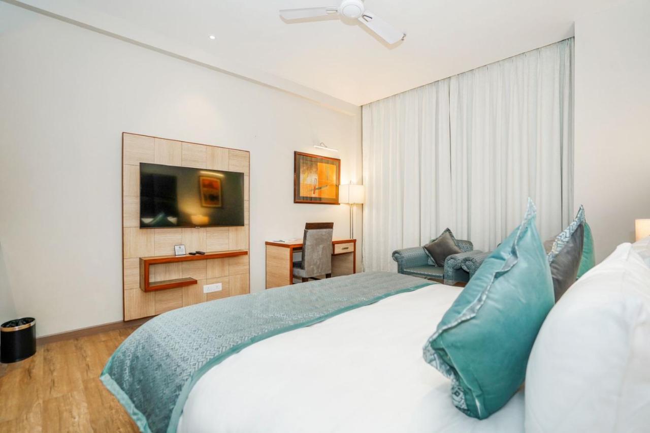 The Zenith - A Boutique Hotel By Hot Millions Mohali Exterior photo