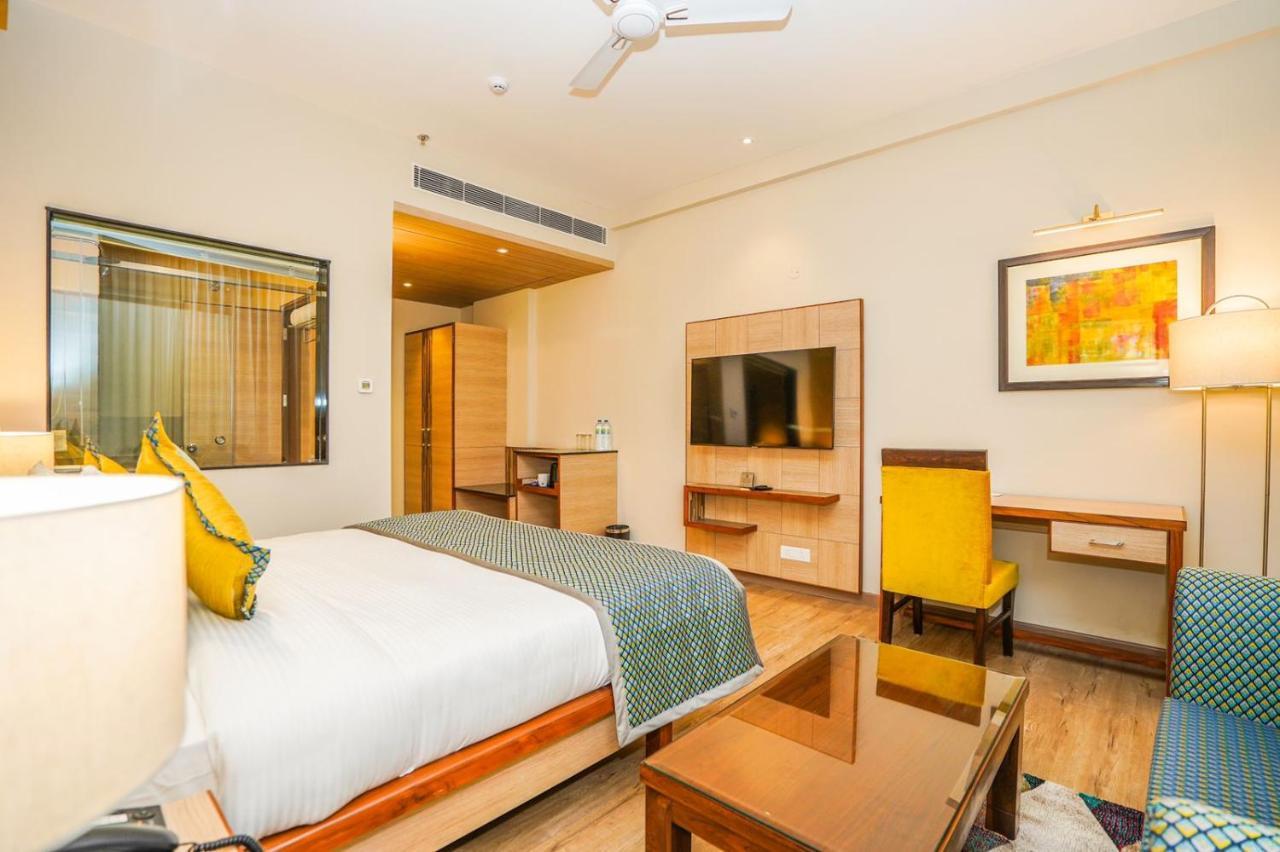 The Zenith - A Boutique Hotel By Hot Millions Mohali Exterior photo