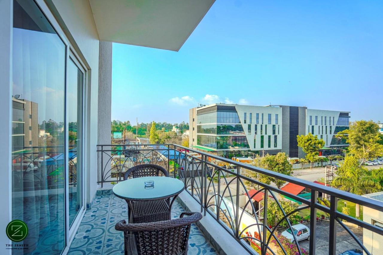 The Zenith - A Boutique Hotel By Hot Millions Mohali Exterior photo